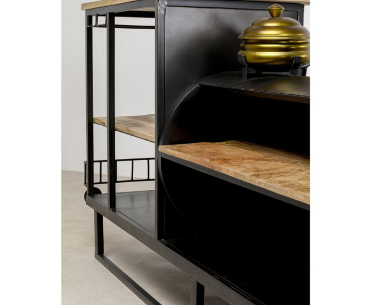 Railway Engine Themed Bar Counter