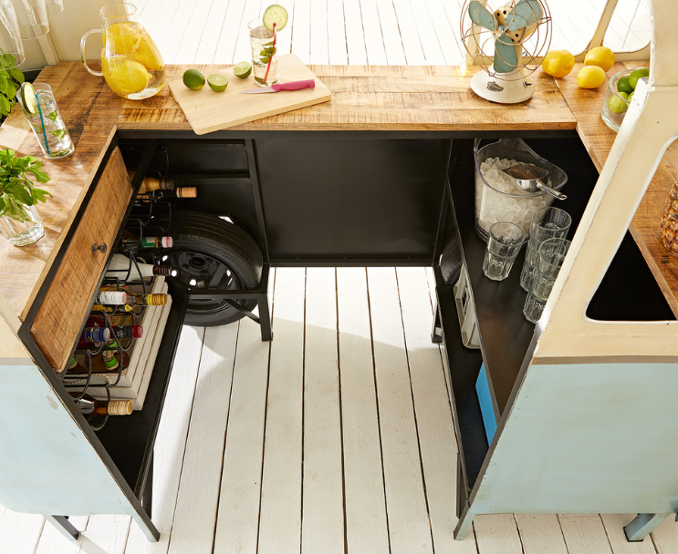 Big Bus Modern Bar Counter with storage for wine bottles and glasses