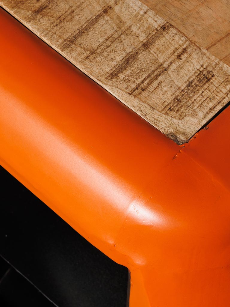 close up of gandola bedside table